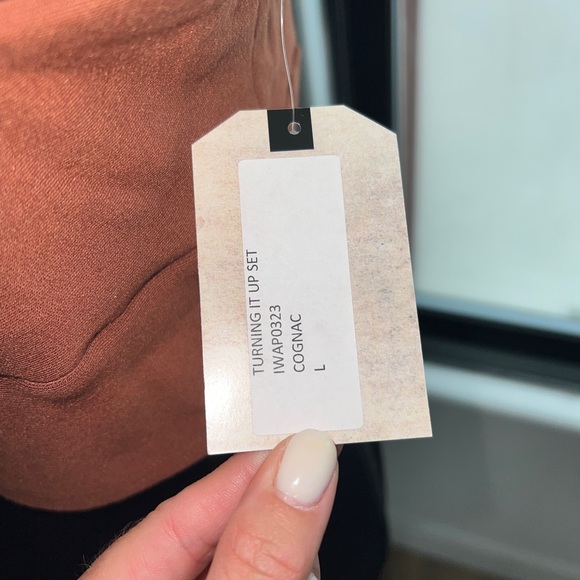 🆕 Katie May Turning it Up Pant Set - Picture 11 of 16